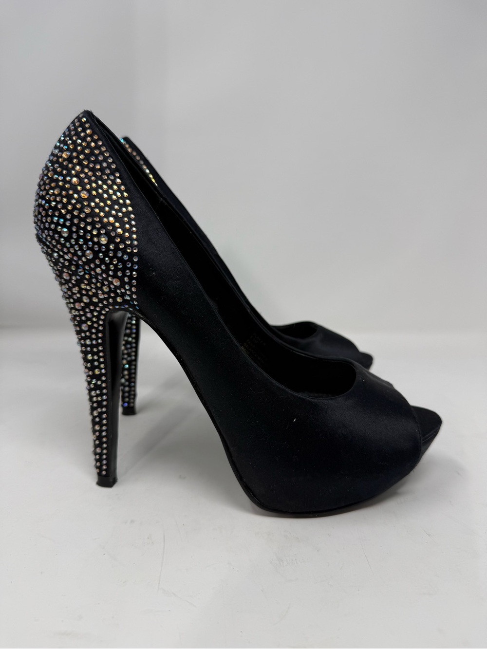 EUC Steve Madden Black Crystal-Studded Peep-Toe Stilettos Sz 9.5 (MGZPLT)